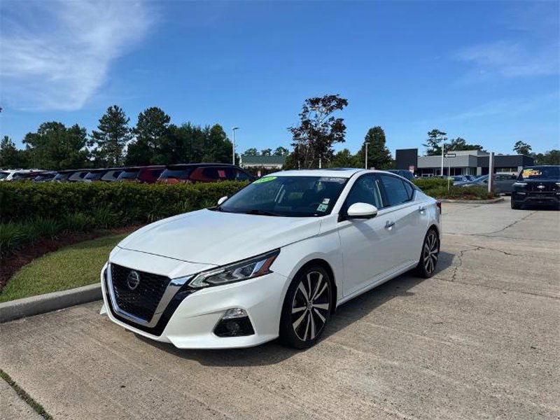Certified 2020 Nissan Altima 2.0 Platinum image 1