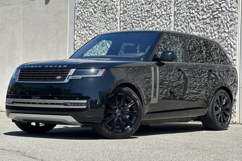 Certified 2023 Land Rover Range Rover SE image 1