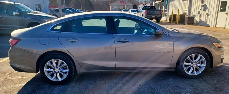 Certified 2022 Chevrolet Malibu LT image 1