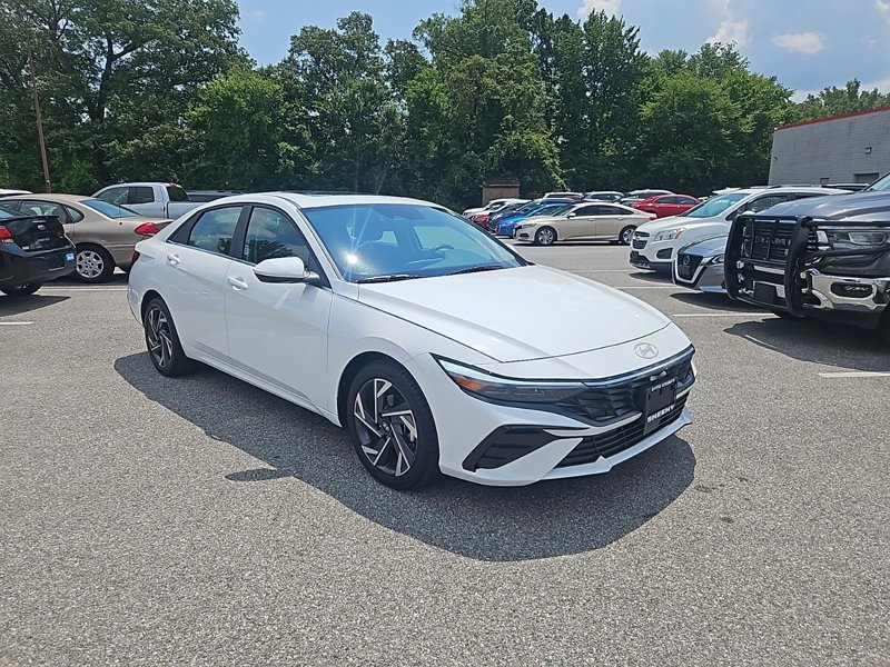 Certified 2025 Hyundai Elantra SEL w/ Cargo Package image 1