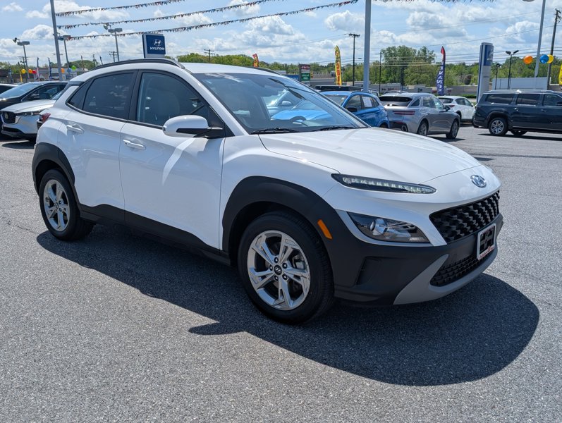 Certified 2023 Hyundai Kona SEL w/ Cargo Package image 1