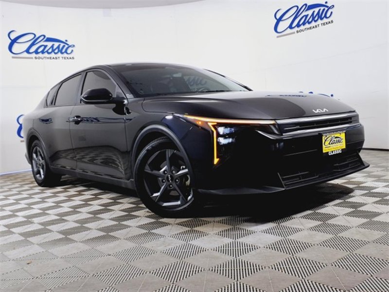 Certified 2025 Kia K4 LXS image 1