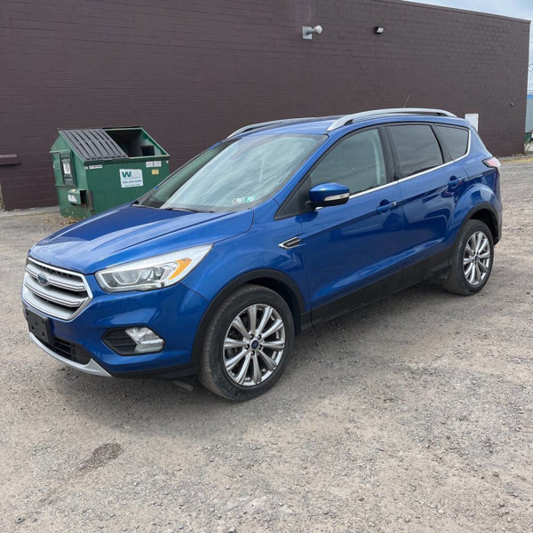 Used 2017 Ford Escape Titanium image 1