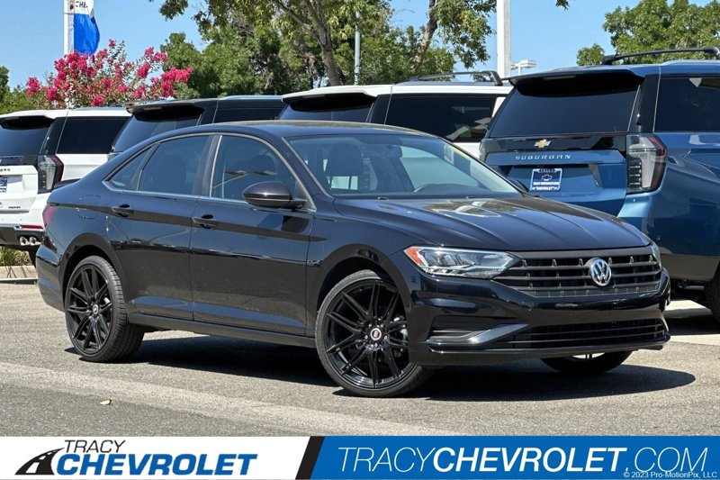 Used 2021 Volkswagen Jetta S image 1