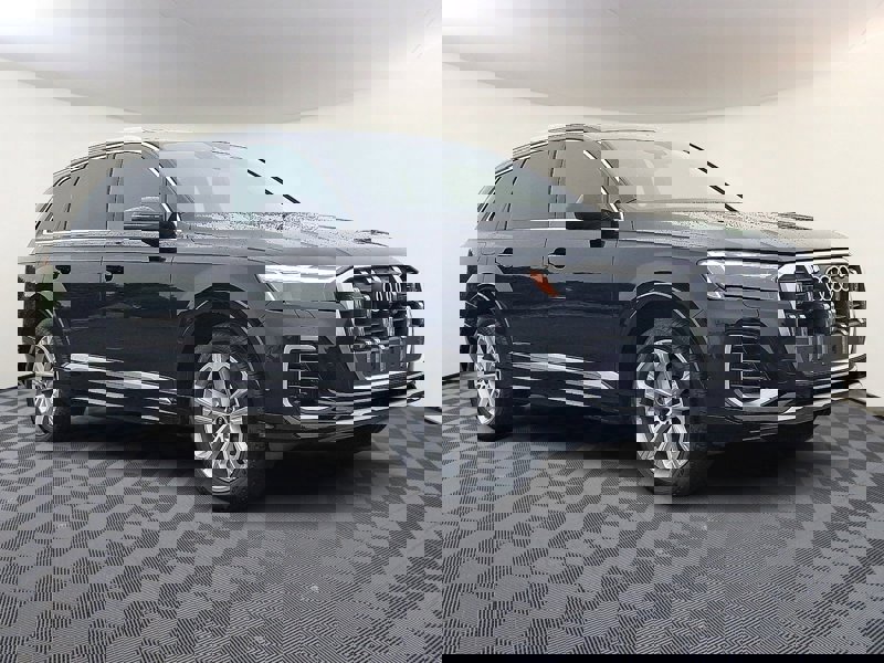 Certified 2025 Audi Q7 3.0T Premium Plus image 1