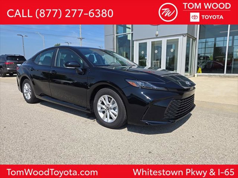 Certified 2025 Toyota Camry LE image 1