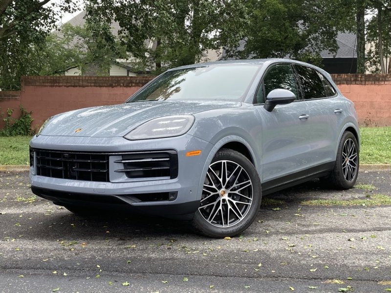 Certified 2025 Porsche Cayenne image 1