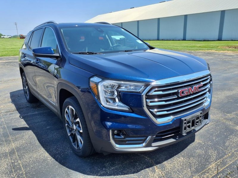 Certified 2022 GMC Terrain SLT w/ Infotainment Package II image 1