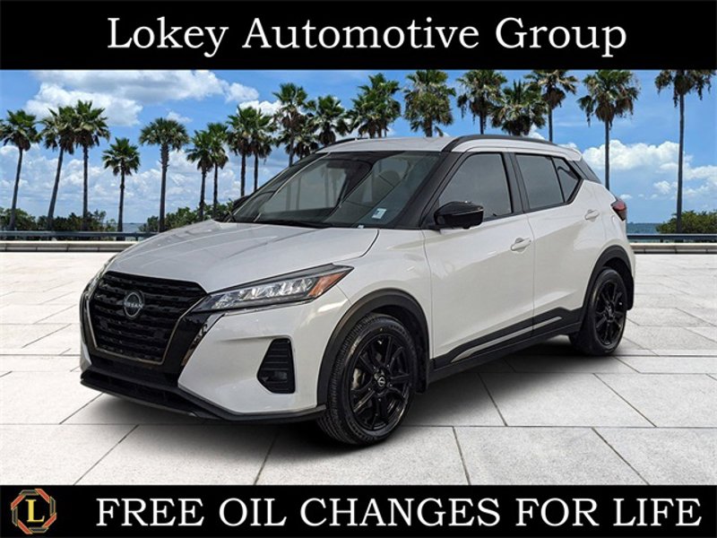 Certified 2022 Nissan Kicks SR image 1