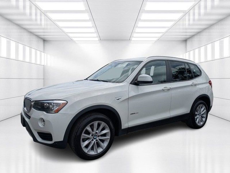 Used 2017 BMW X3 xDrive28i image 1
