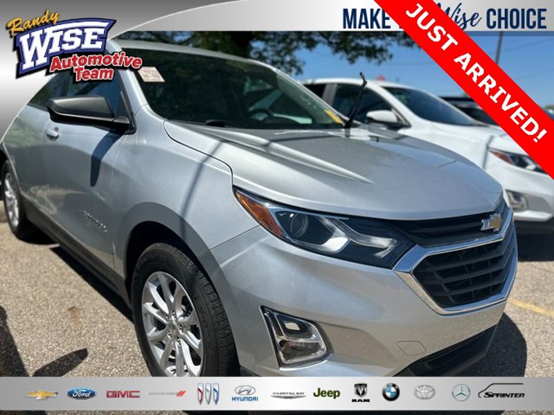 Used 2019 Chevrolet Equinox LS w/ LS Convenience Package image 1