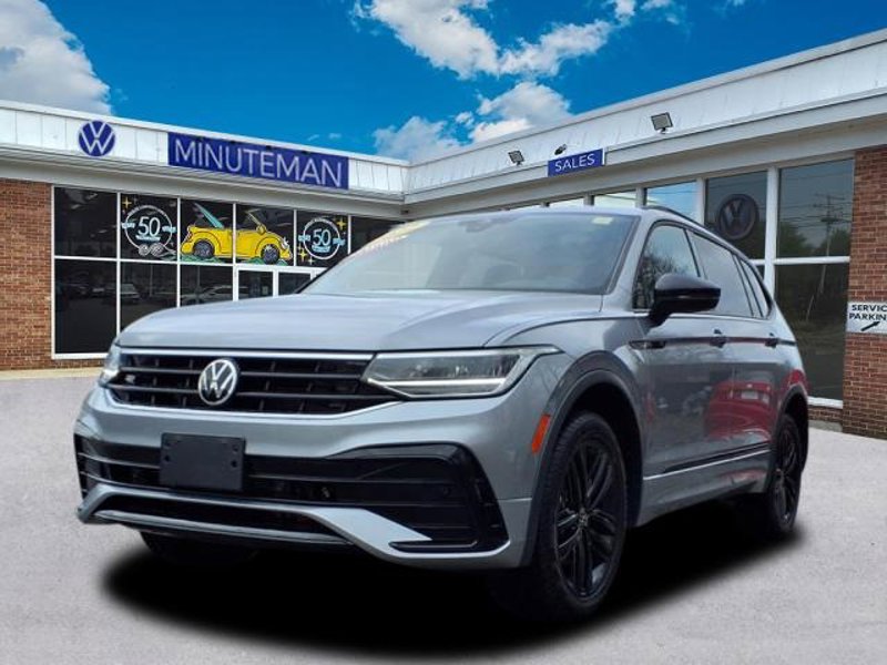 Certified 2022 Volkswagen Tiguan SE R-Line image 1