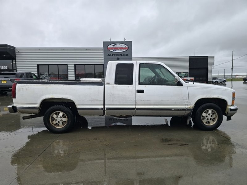 Used 1994 Chevrolet Silverado 1500 2WD Extended Cab image 1
