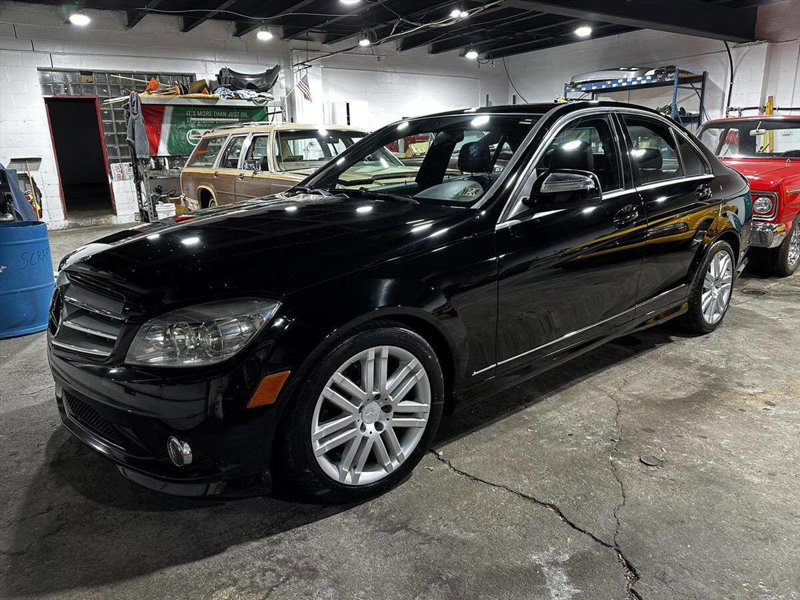 Used 2009 Mercedes-Benz C 300 4MATIC Sedan image 1