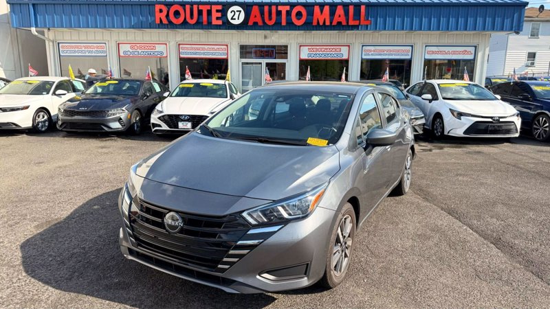 Used 2023 Nissan Versa SV image 1