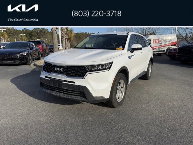 Certified 2023 Kia Sorento LX image 1