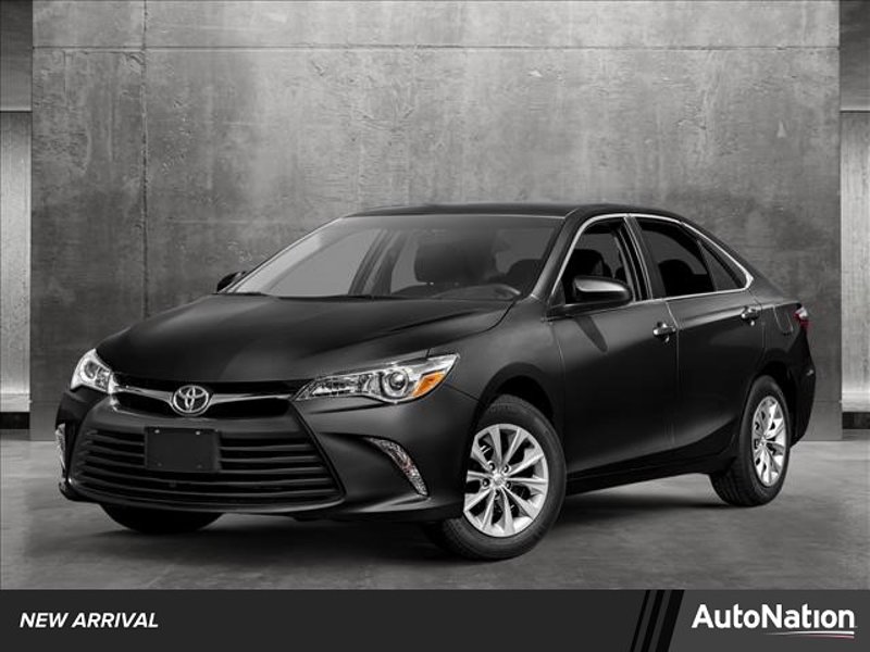 Used 2017 Toyota Camry LE image 1