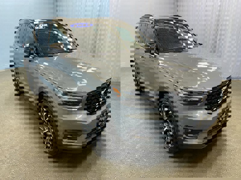 Certified 2022 Volvo XC40 T5 R-Design w/ Advanced Package image 1