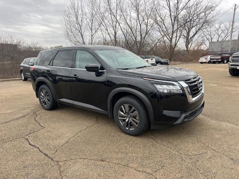 Certified 2024 Nissan Pathfinder S image 1