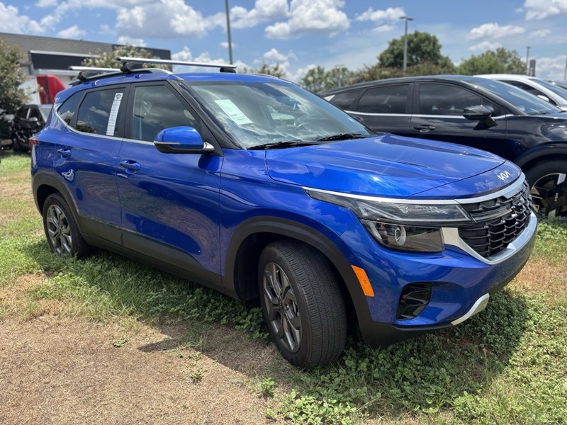 Certified 2024 Kia Seltos S image 1