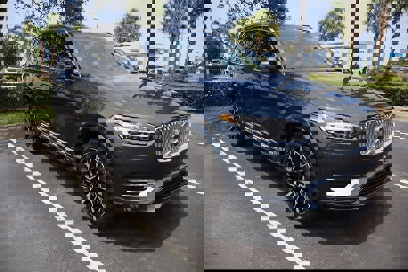 Certified 2025 Volvo XC90 B6 Plus w/ Protection Package Premier image 1