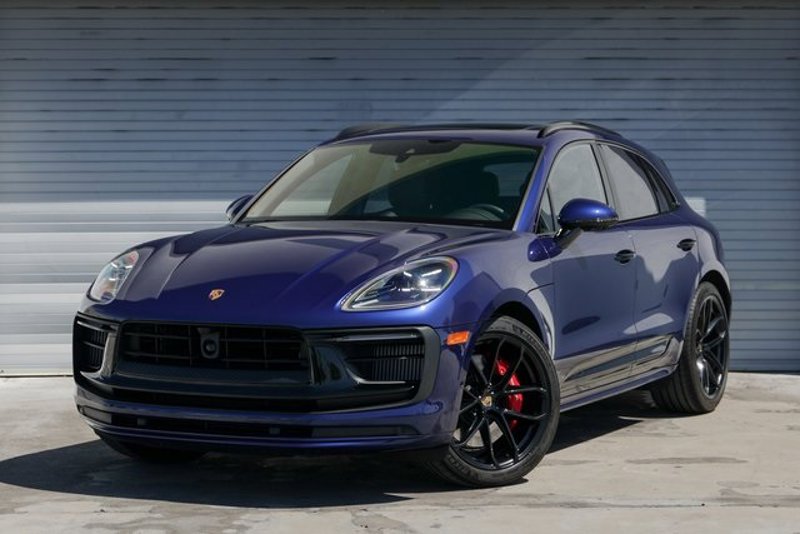 Certified 2025 Porsche Macan GTS image 1