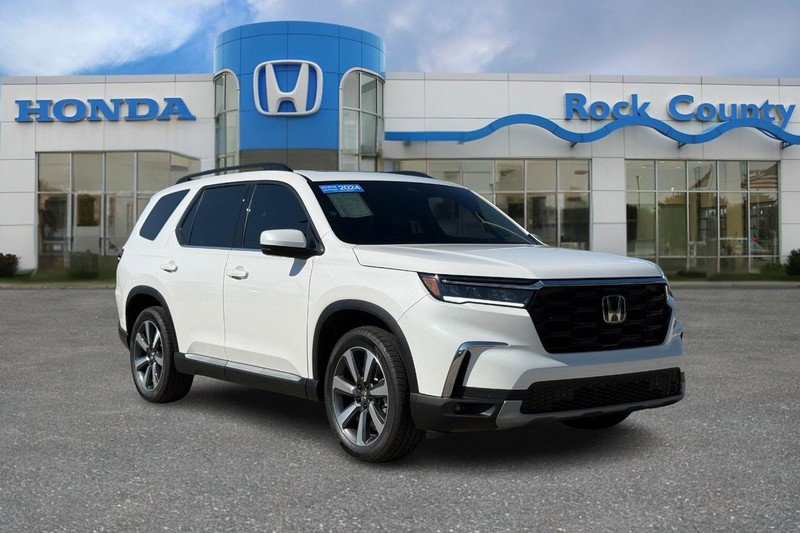 Certified 2025 Honda Pilot Touring image 1