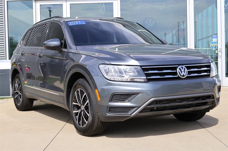 Certified 2021 Volkswagen Tiguan SE image 1