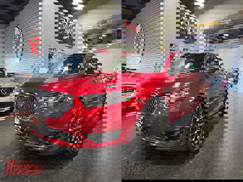 Used 2017 Ford Taurus SHO image 1
