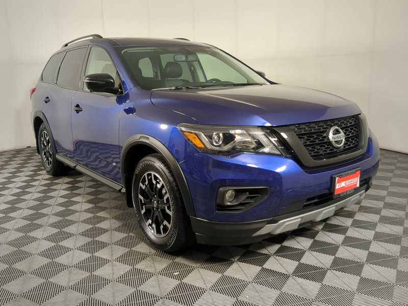 Used 2020 Nissan Pathfinder SL image 1