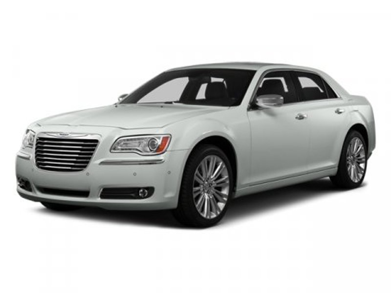 Used 2014 Chrysler 300 C image 1