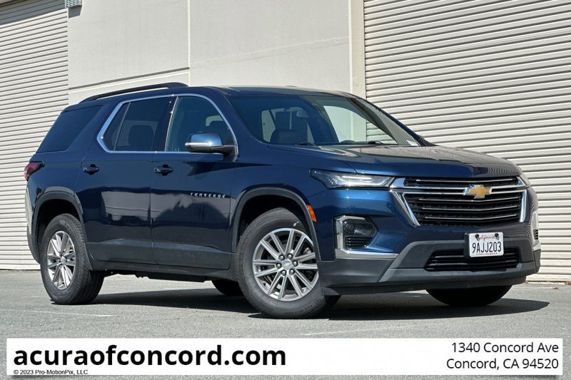 Used 2022 Chevrolet Traverse LT image 1