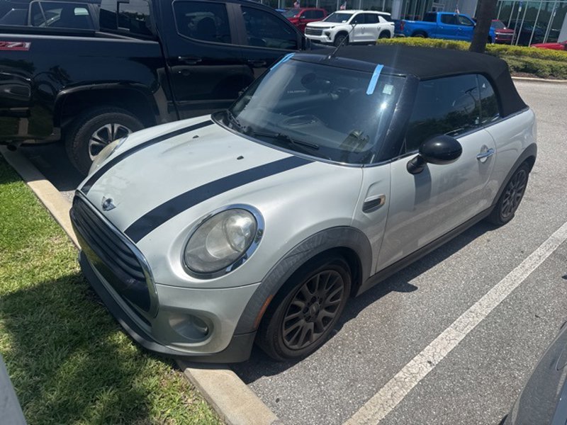 Used 2017 MINI Cooper Convertible image 1