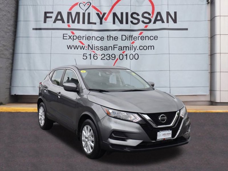 Certified 2022 Nissan Rogue Sport S image 1