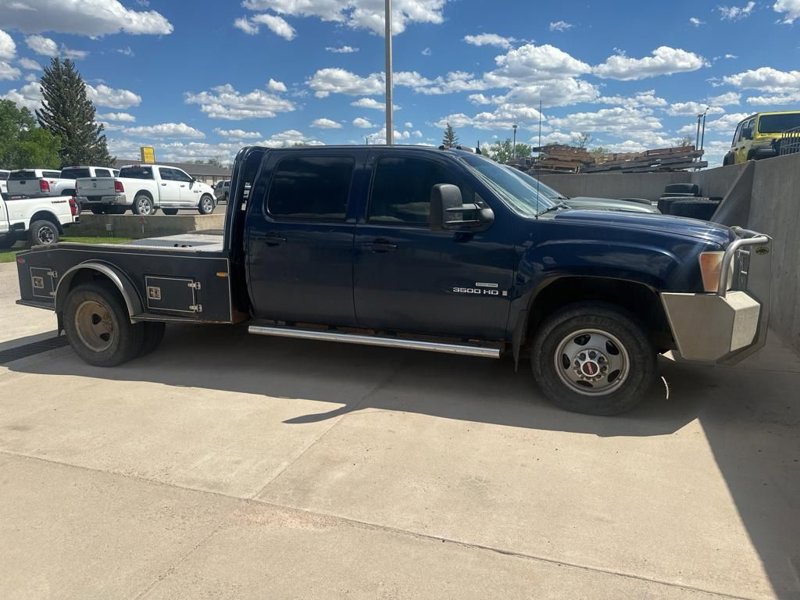 Used 2009 GMC Sierra 3500 SLT image 1