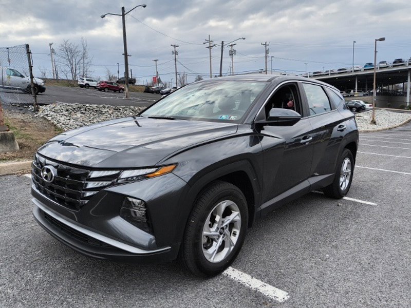 Used 2022 Hyundai Tucson SE image 1