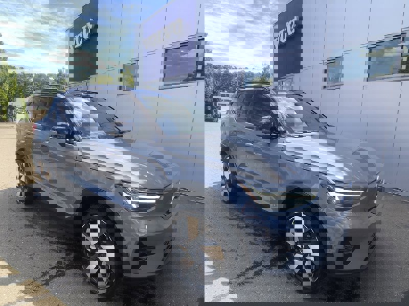 Certified 2023 Volvo XC40 Recharge Ultimate image 1