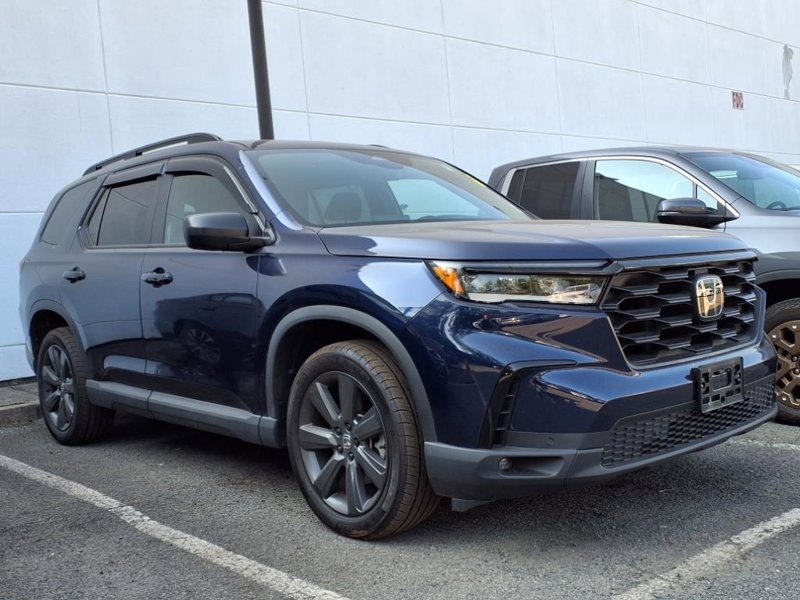 Certified 2024 Honda Pilot Sport image 1