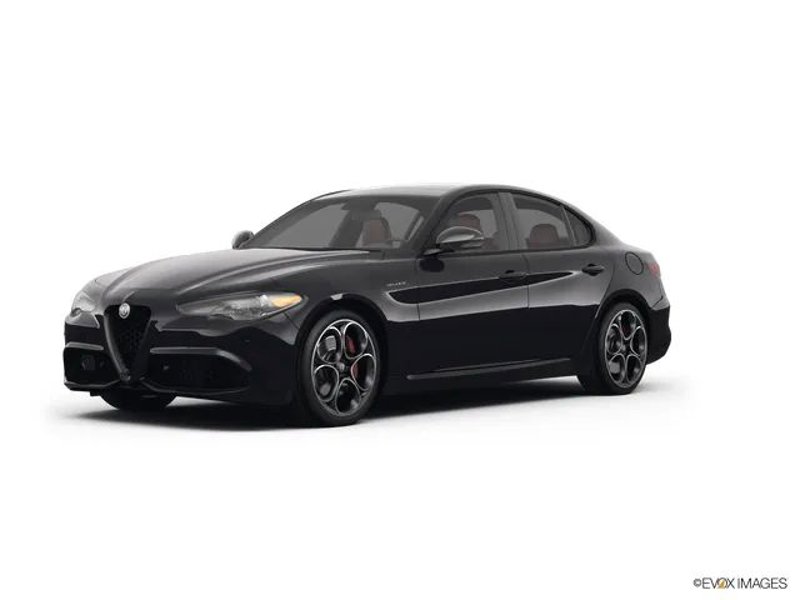 Used 2022 Alfa Romeo Giulia Veloce image 1