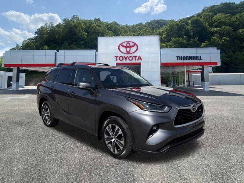 Certified 2021 Toyota Highlander XLE image 1