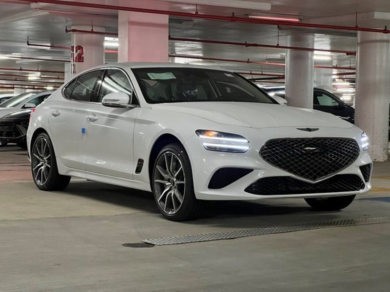 Certified 2025 Genesis G70 2.5T image 1