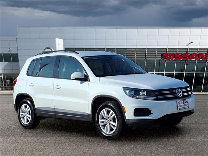 Used 2016 Volkswagen Tiguan S image 1