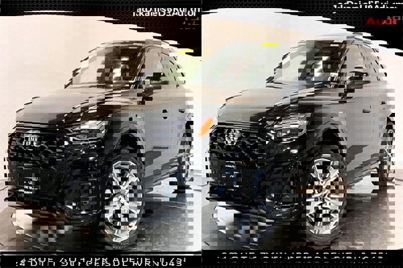 Certified 2025 Audi Q5 2.0T Premium w/ Convenience Plus Package image 1