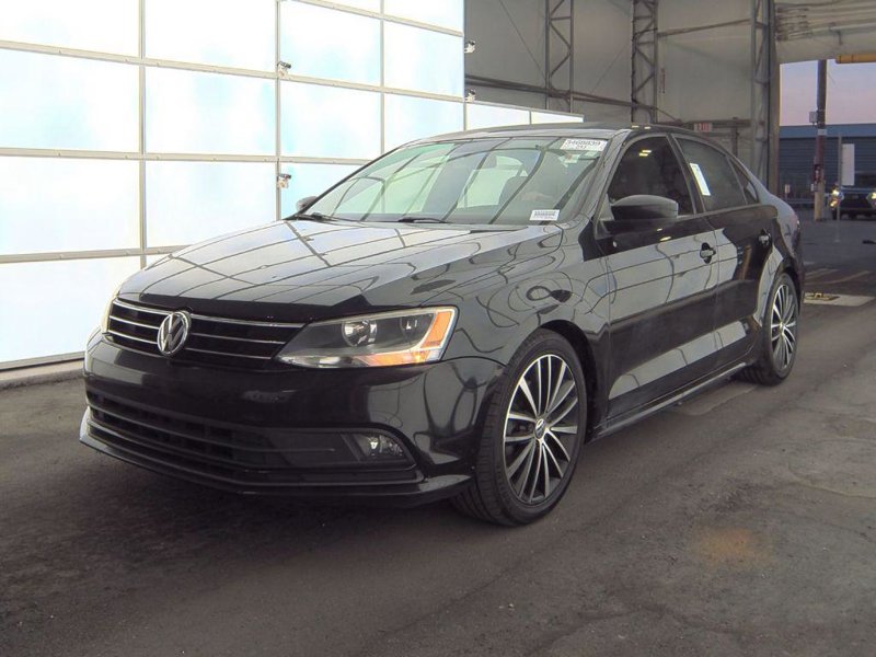Used 2016 Volkswagen Jetta Sport image 1