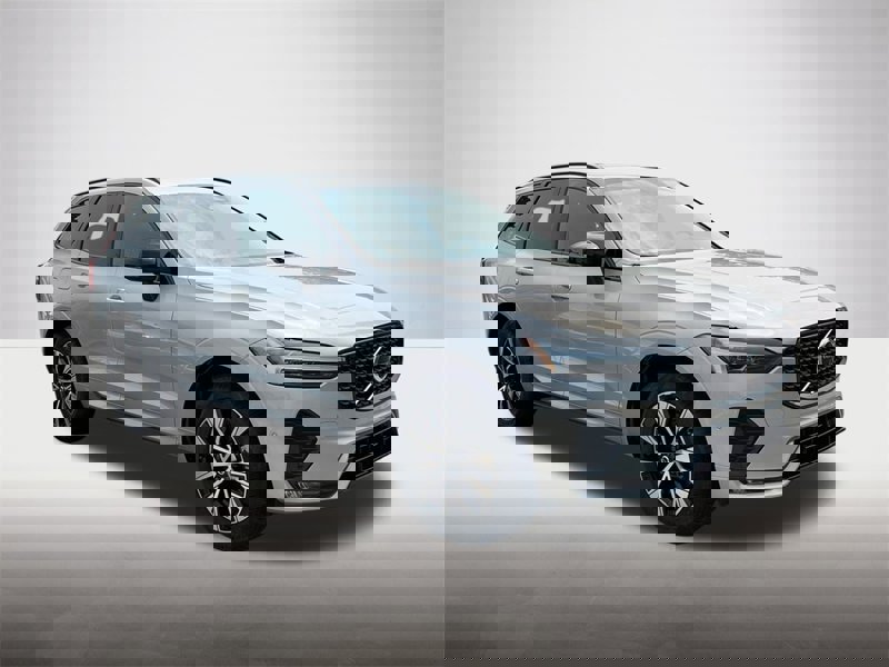 Certified 2025 Volvo XC60 B5 Plus image 1