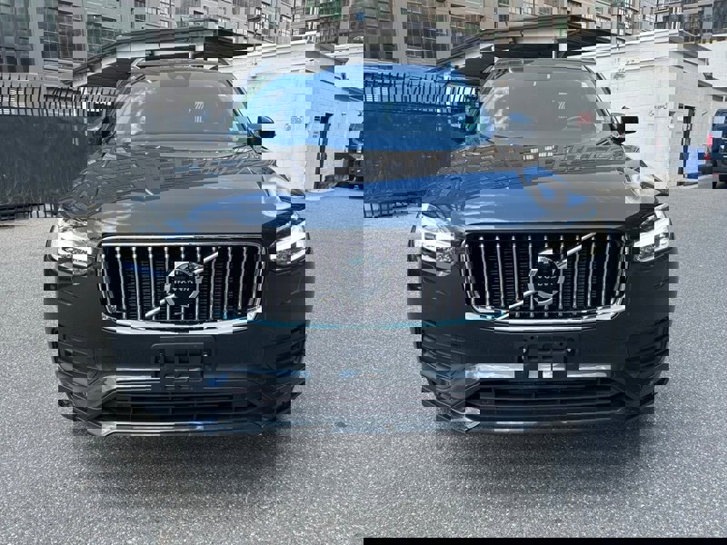 Certified 2022 Volvo XC90 T6 Momentum w/ Climate Package image 1