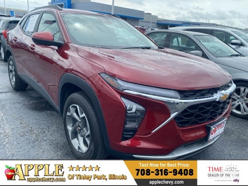 Certified 2024 Chevrolet Trax LT w/ Driver Confidence Package image 1