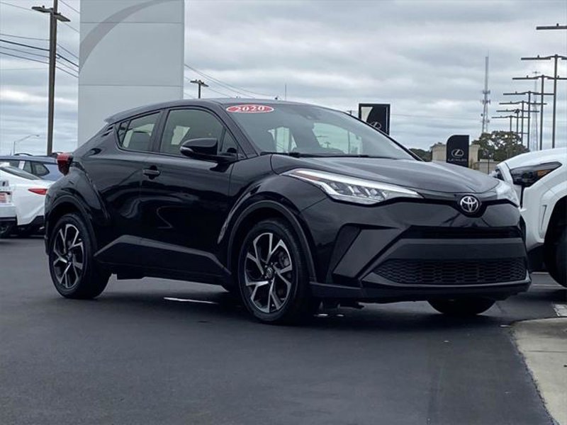 Used 2020 Toyota C-HR XLE image 1