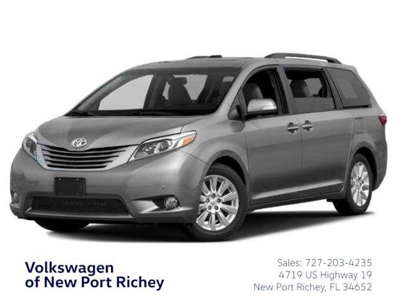 Used 2015 Toyota Sienna XLE image 1