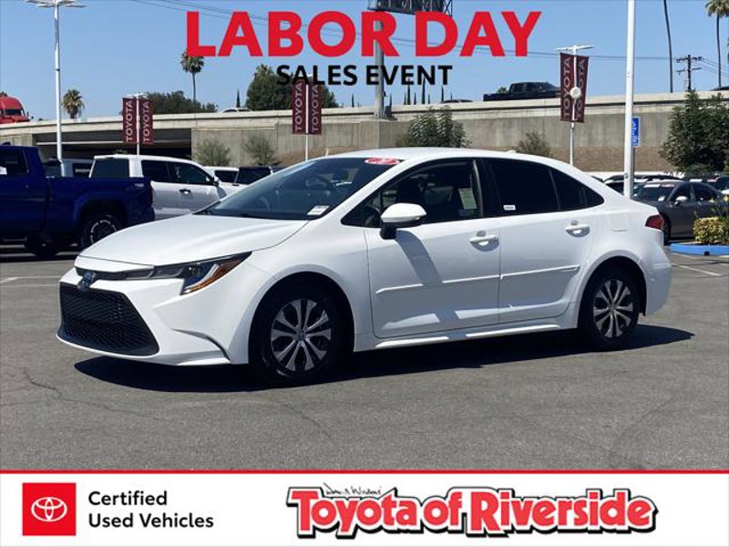 Certified 2020 Toyota Corolla LE image 1